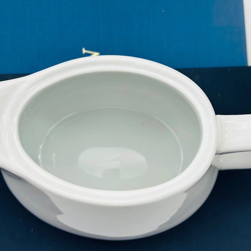 CHEFS‎ White Porcelain Teapot Minimalist Microwave and Dishwasher Safe - Picture 5 of 6